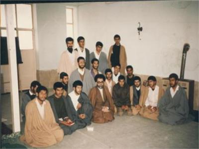آیت الله دستغیب و جوانان 8