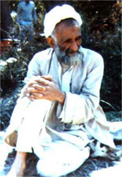 ساقی حدیث سرو و گل و لاله می رود