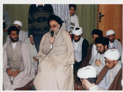 آیت الله دستغیب و جوانان 4